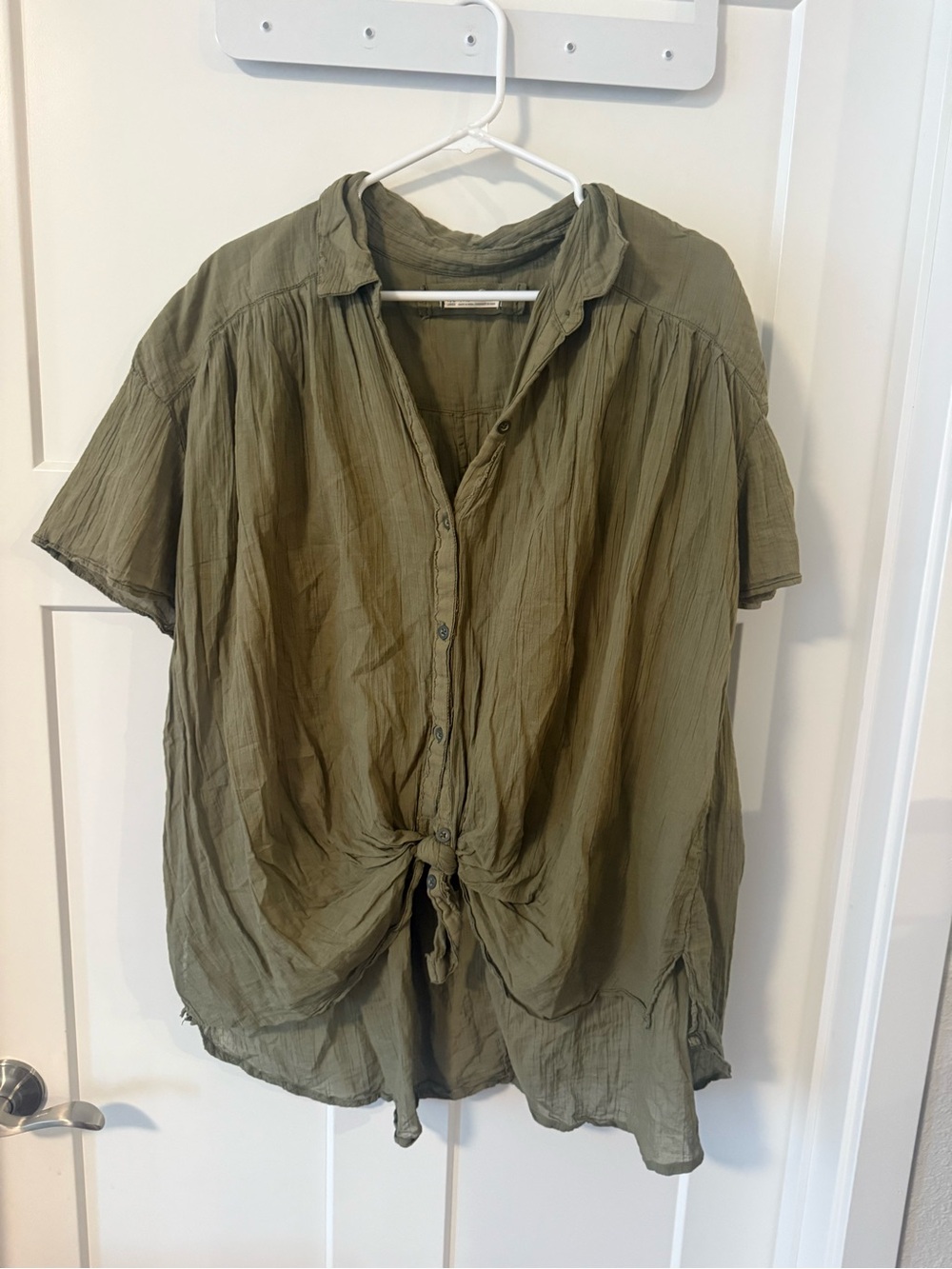 We the free Olive Tie-Front Button Shirt - Women's Top EUC
